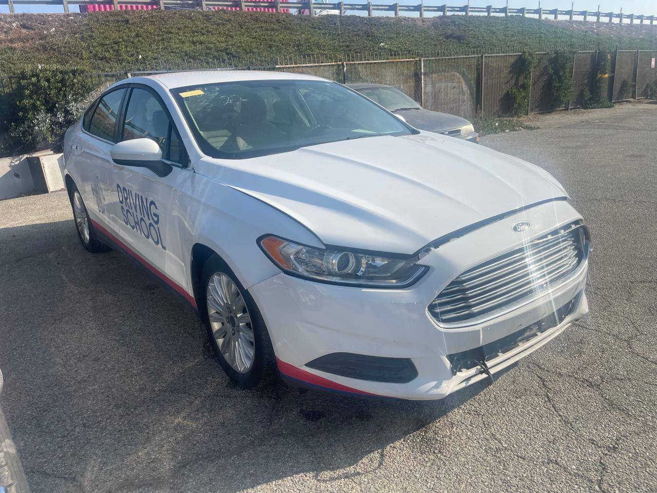 VIN 3FA6P0UU2GR175708 2016 FORD FUSION no.1