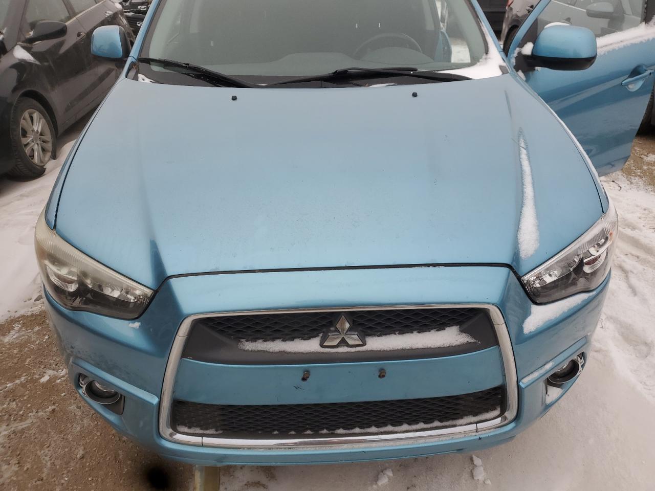 2012 Mitsubishi Outlander - Image 11