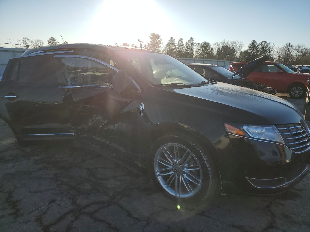 2019 Lincoln MKT - Image 4