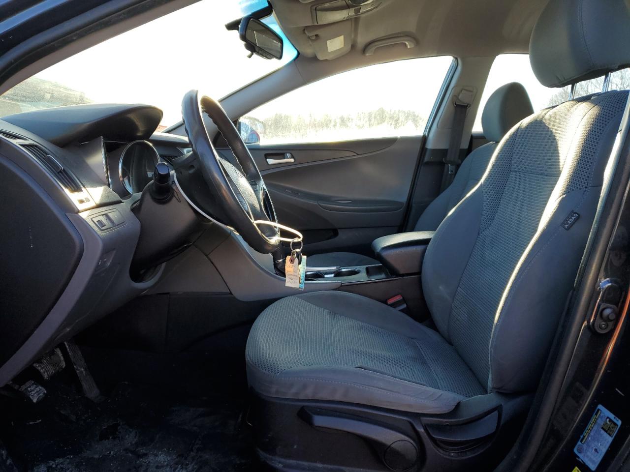 2012 Hyundai Sonata - Image 7