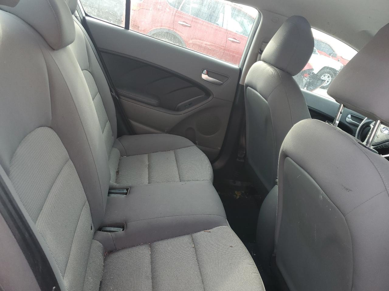 2017 Kia Forte - Image 10
