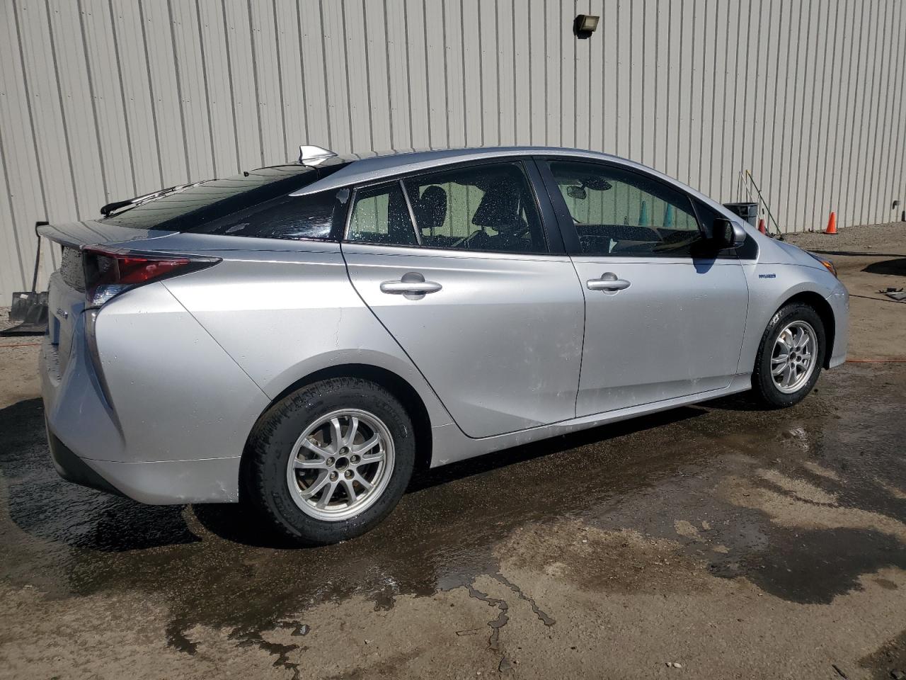 2017 Toyota Prius - Image 3