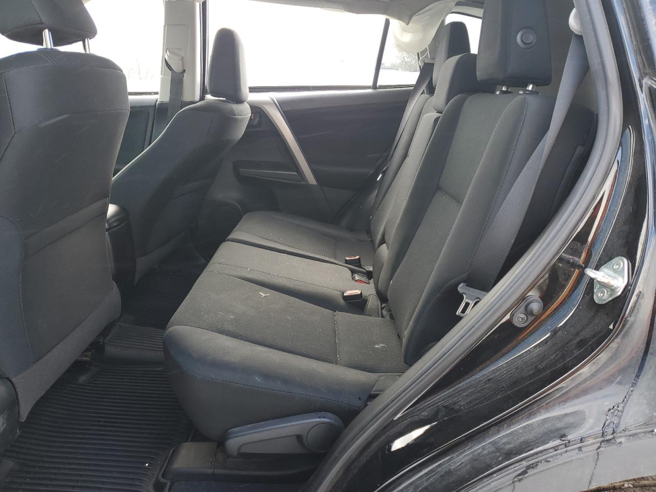2018 Toyota RAV 4 - Image 11