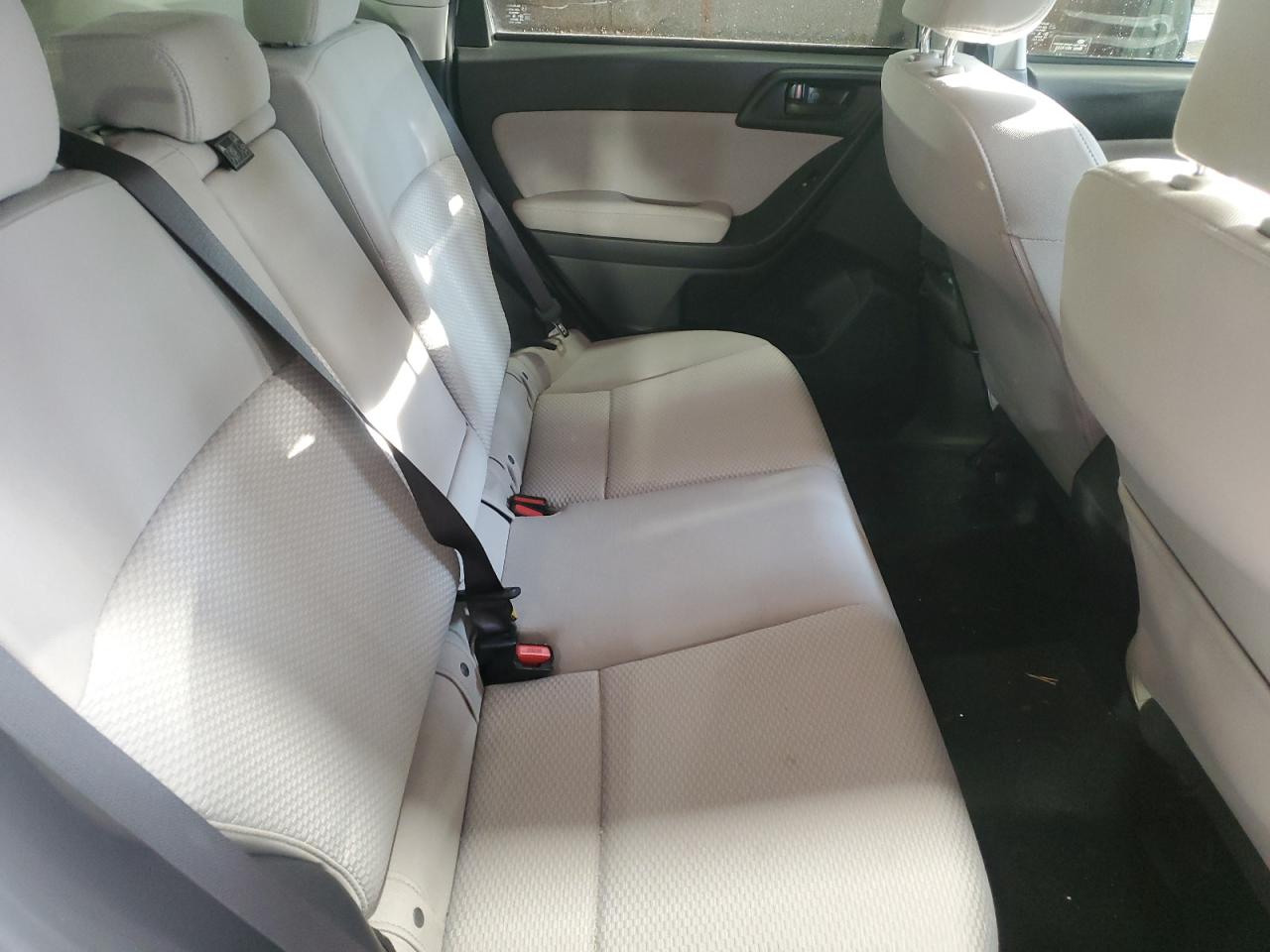 2015 Subaru Forester - Image 10