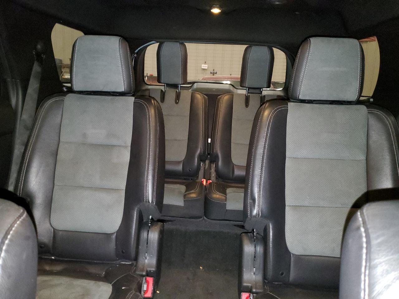 2015 Ford Explorer - Image 10