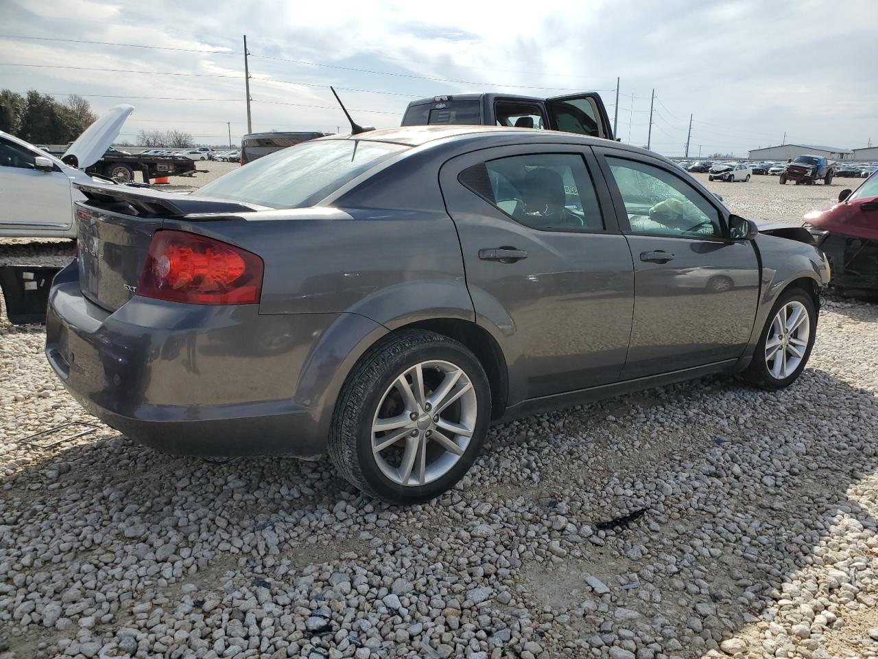 2014 Dodge Avenger - Image 3