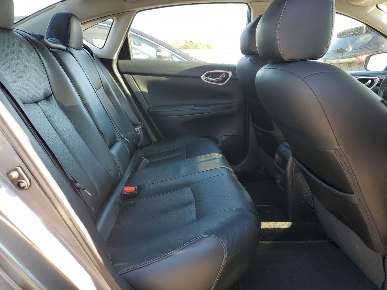 2015 Nissan Sentra - Image 10