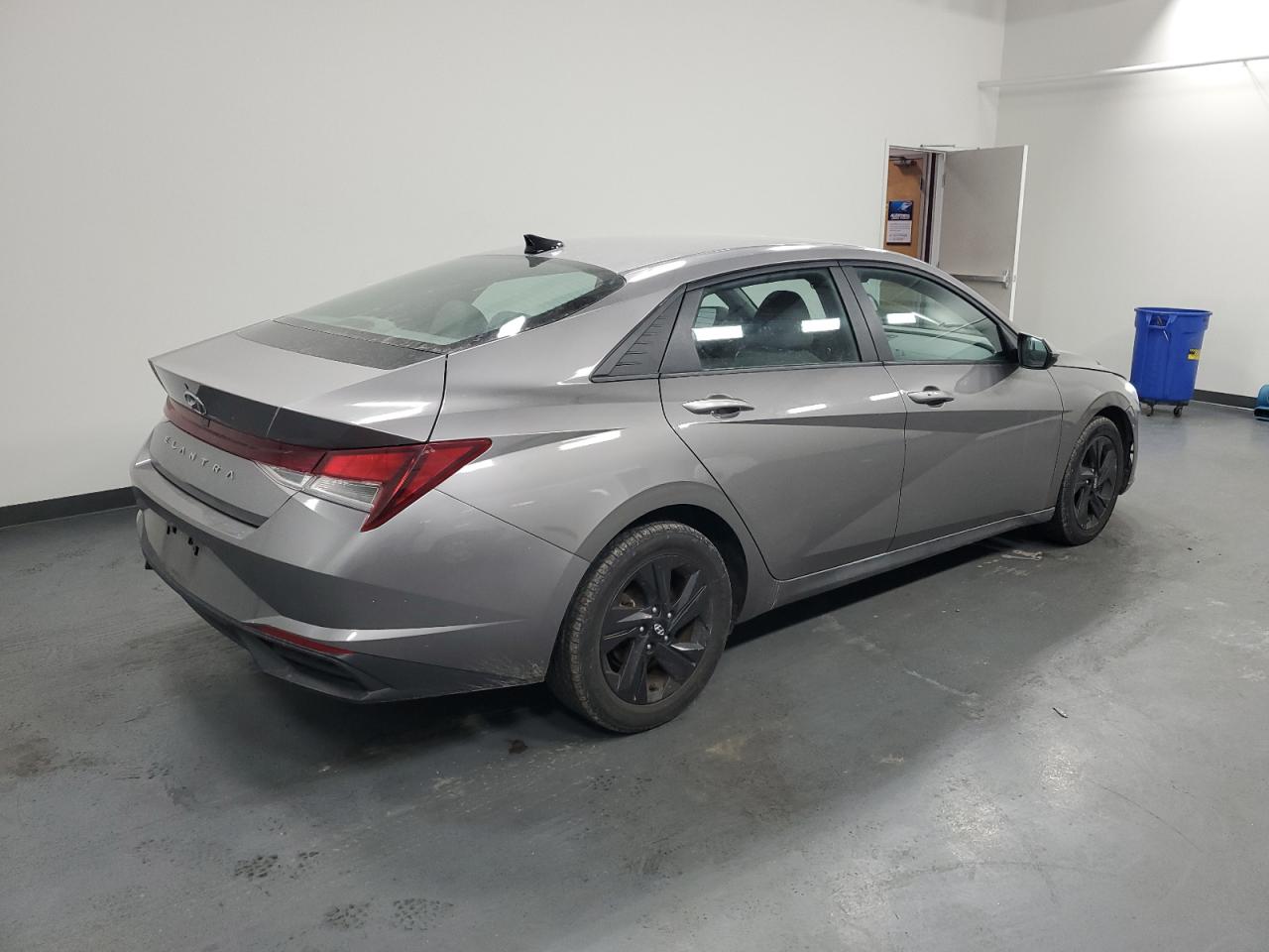 2021 Hyundai Elantra - Image 3