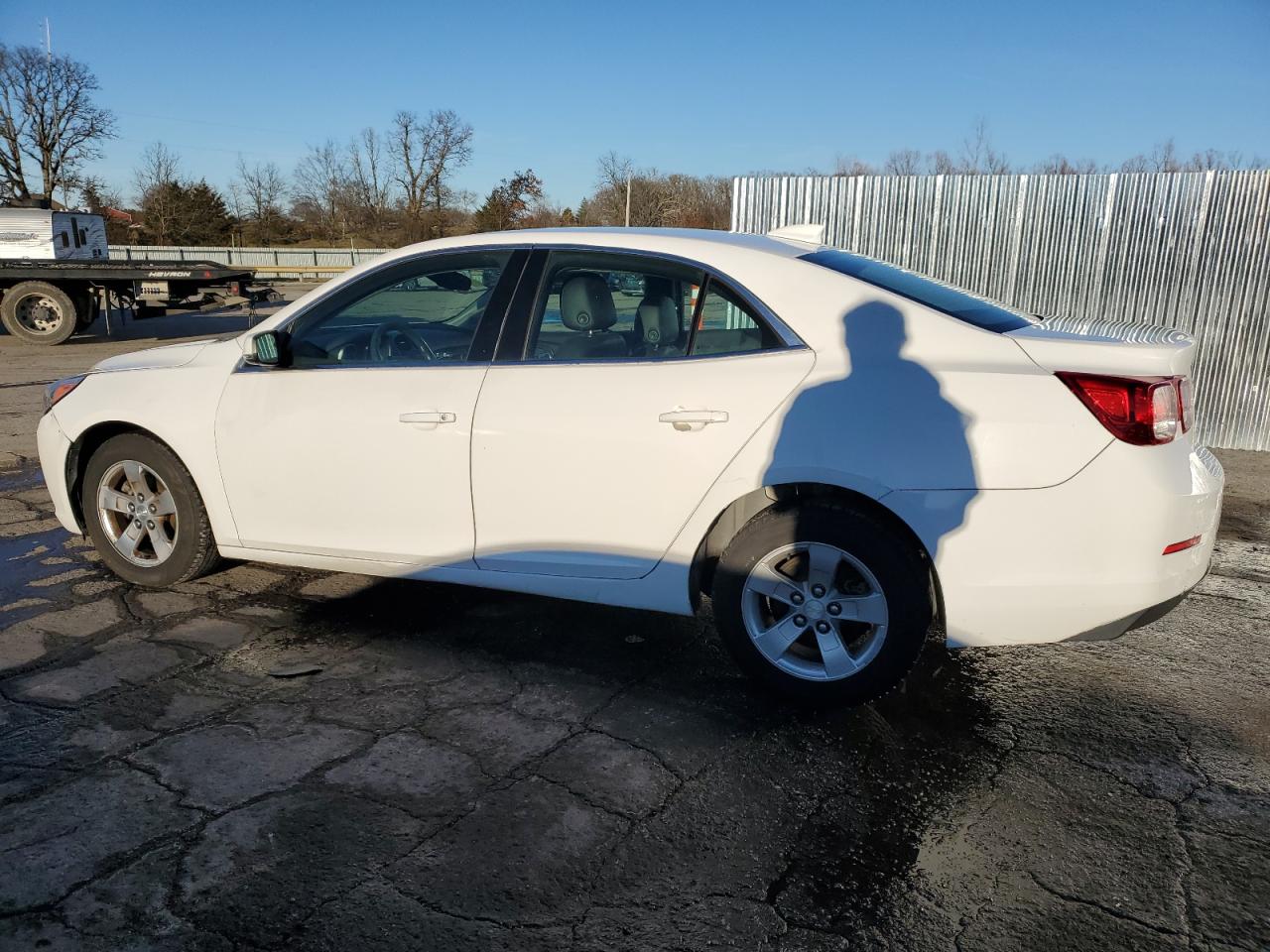 2016 Chevrolet Malibu - Image 2