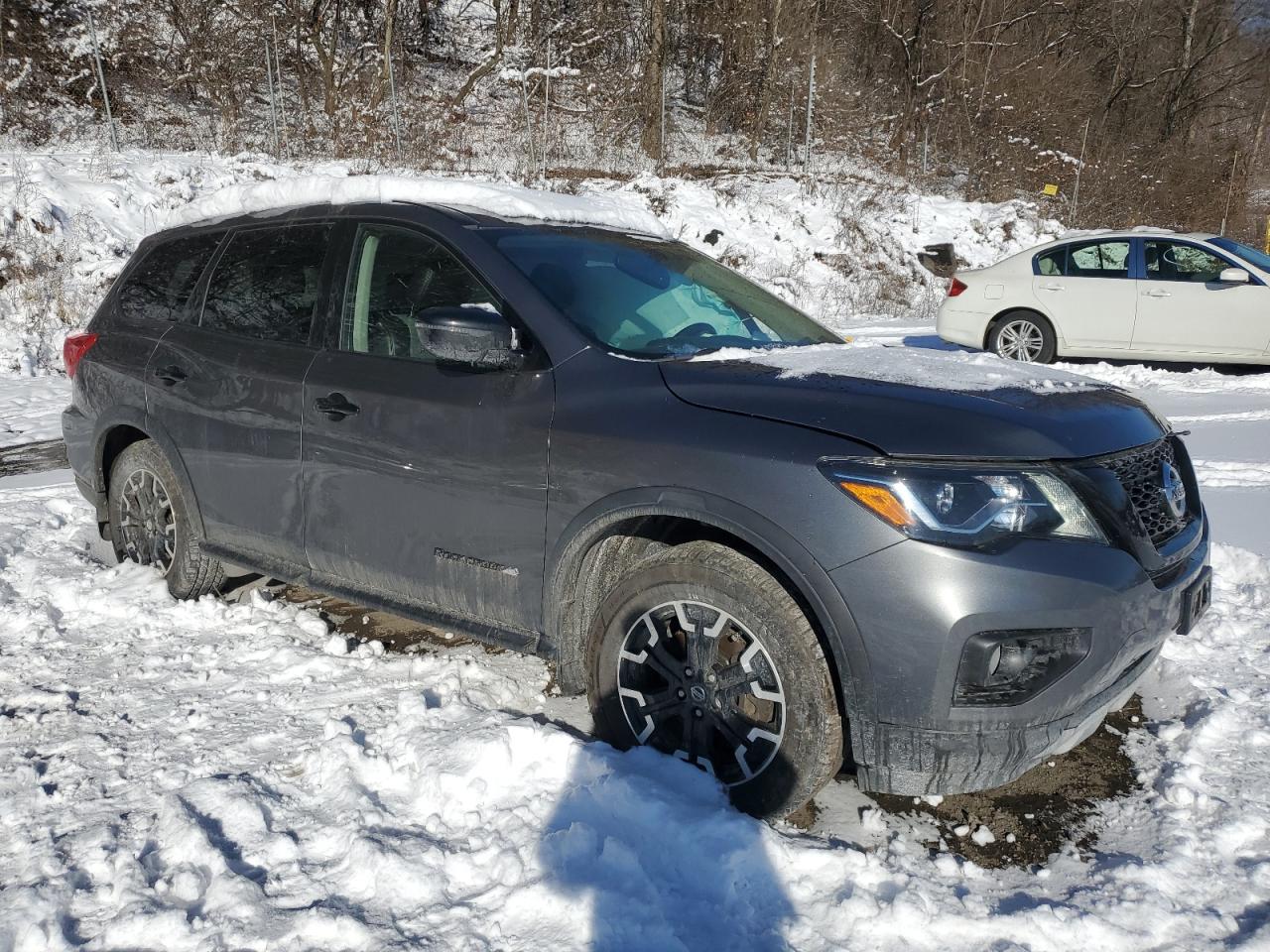 2019 Nissan Pathfinder - Image 4