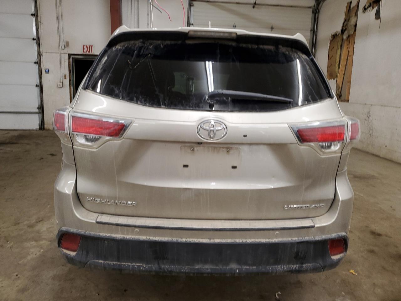 2015 Toyota Highlander - Image 6