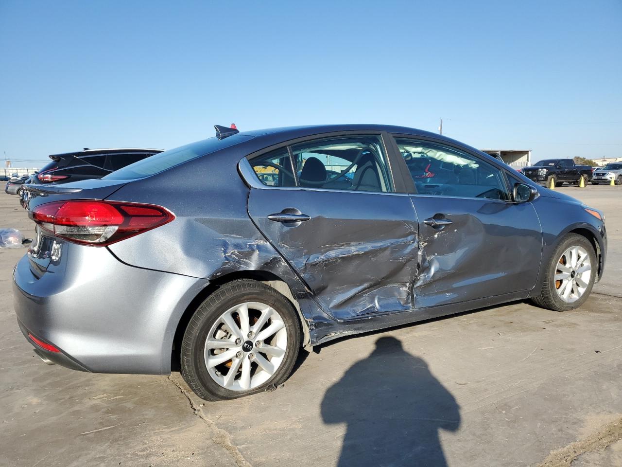 2017 Kia Forte - Image 3