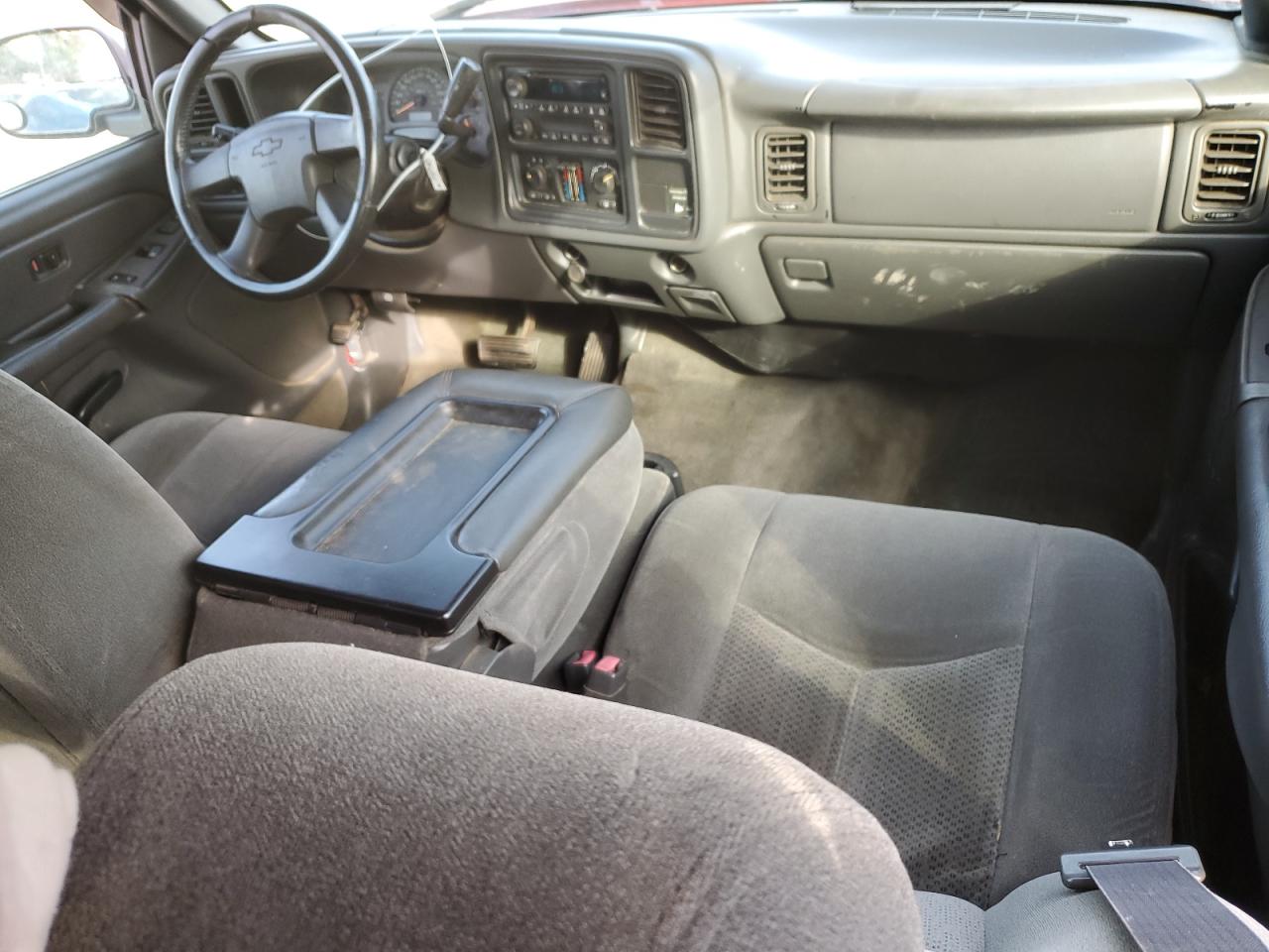 2004 Chevrolet Silverado - Image 8
