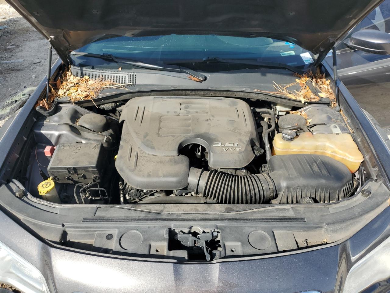 2014 Chrysler 300 - Image 11
