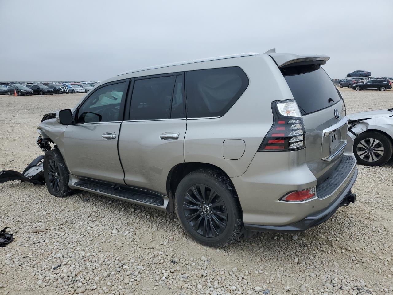 2023 Lexus GX - Image 2