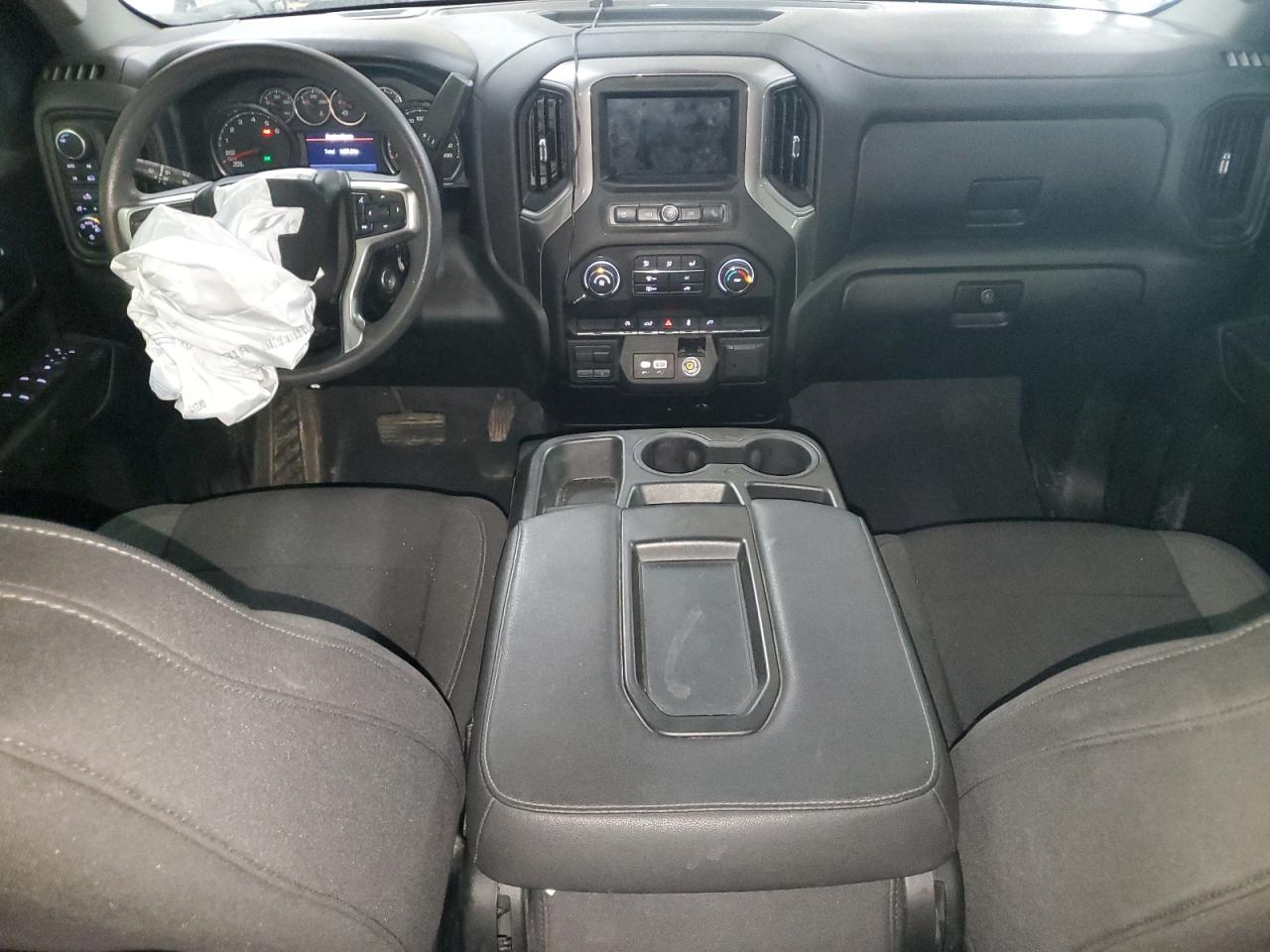 2022 Chevrolet Silverado - Image 8