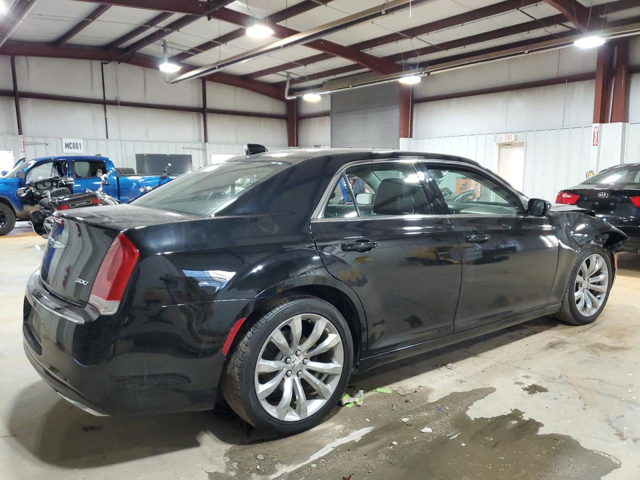 2017 Chrysler 300 - Image 3