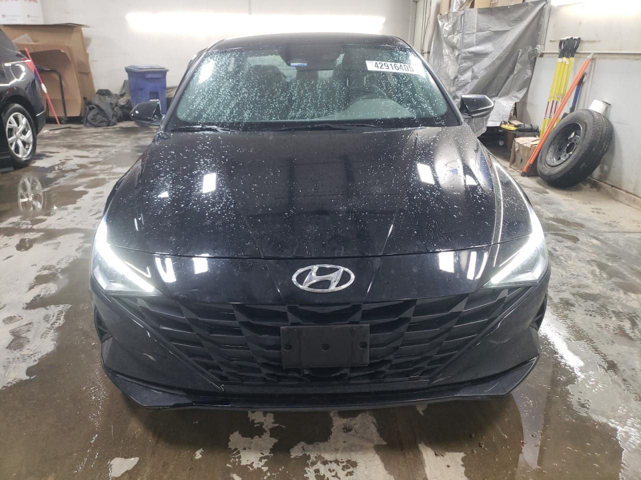 2023 Hyundai Elantra - Image 5
