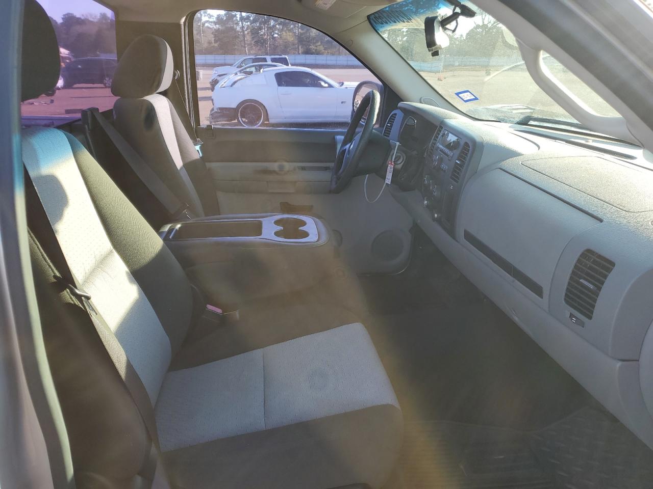 2009 Chevrolet Silverado - Image 10