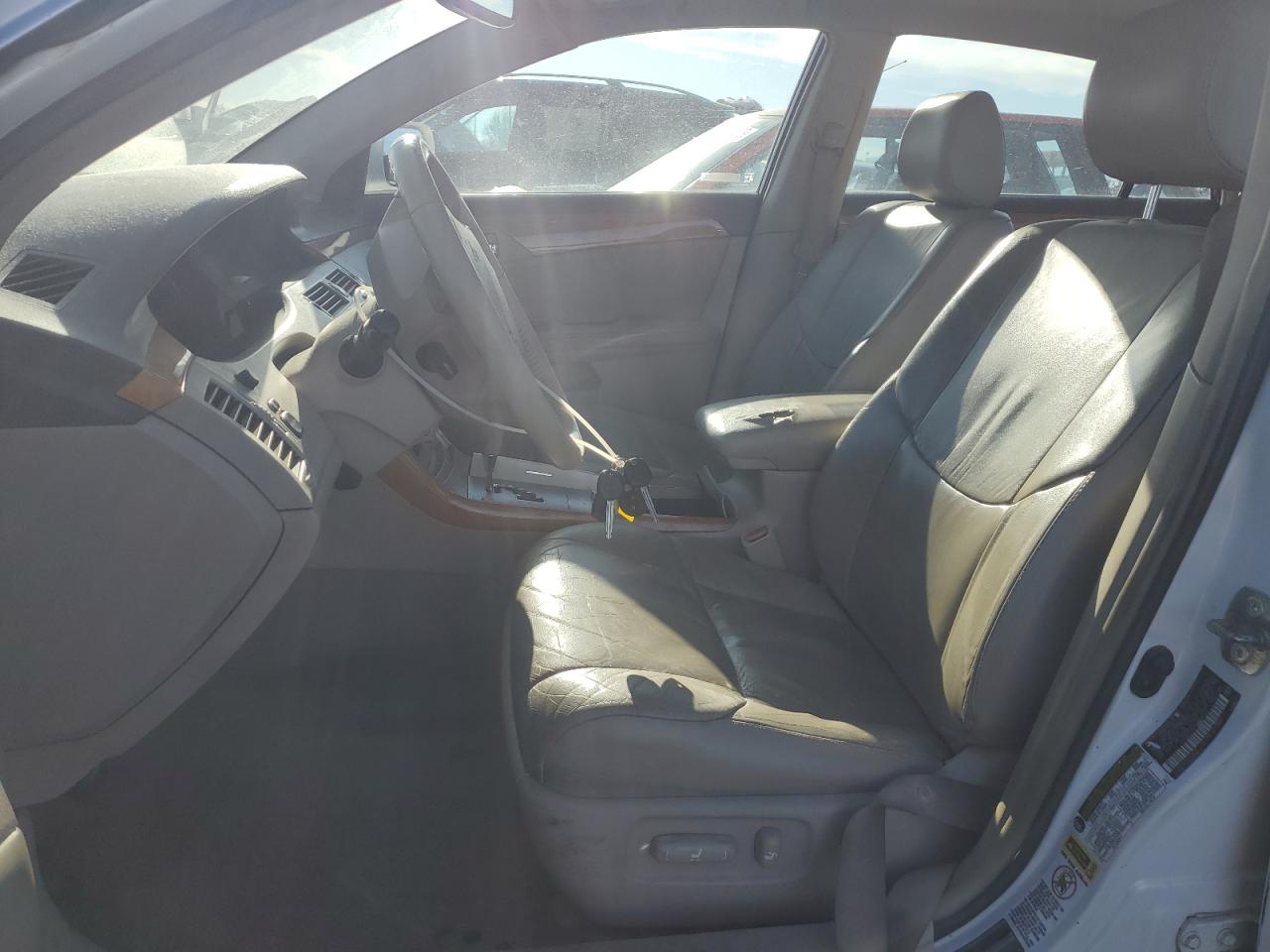 2005 Toyota Avalon - Image 7