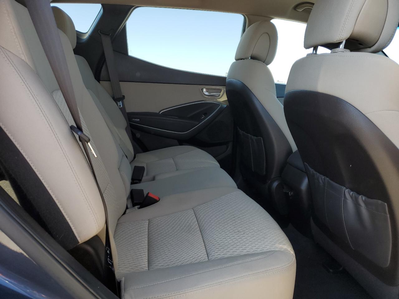 2018 Hyundai Santa Fe - Image 11