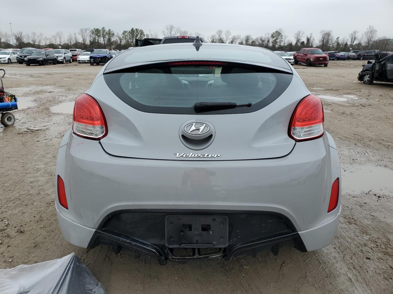 2013 Hyundai Veloster - Image 6