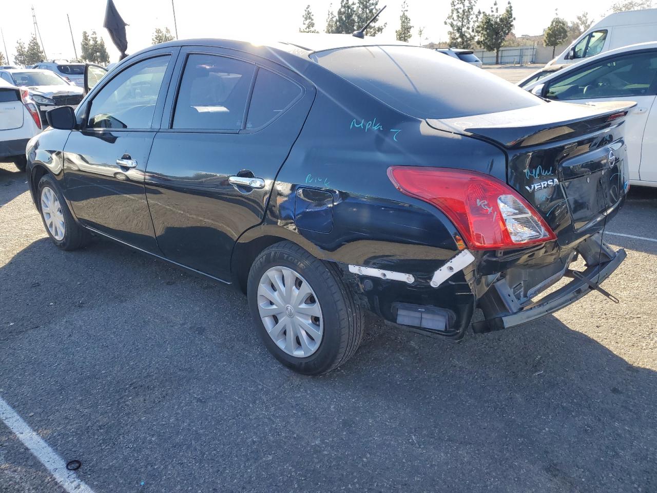 VIN 3N1CN7AP1FL875993 2015 NISSAN VERSA no.2