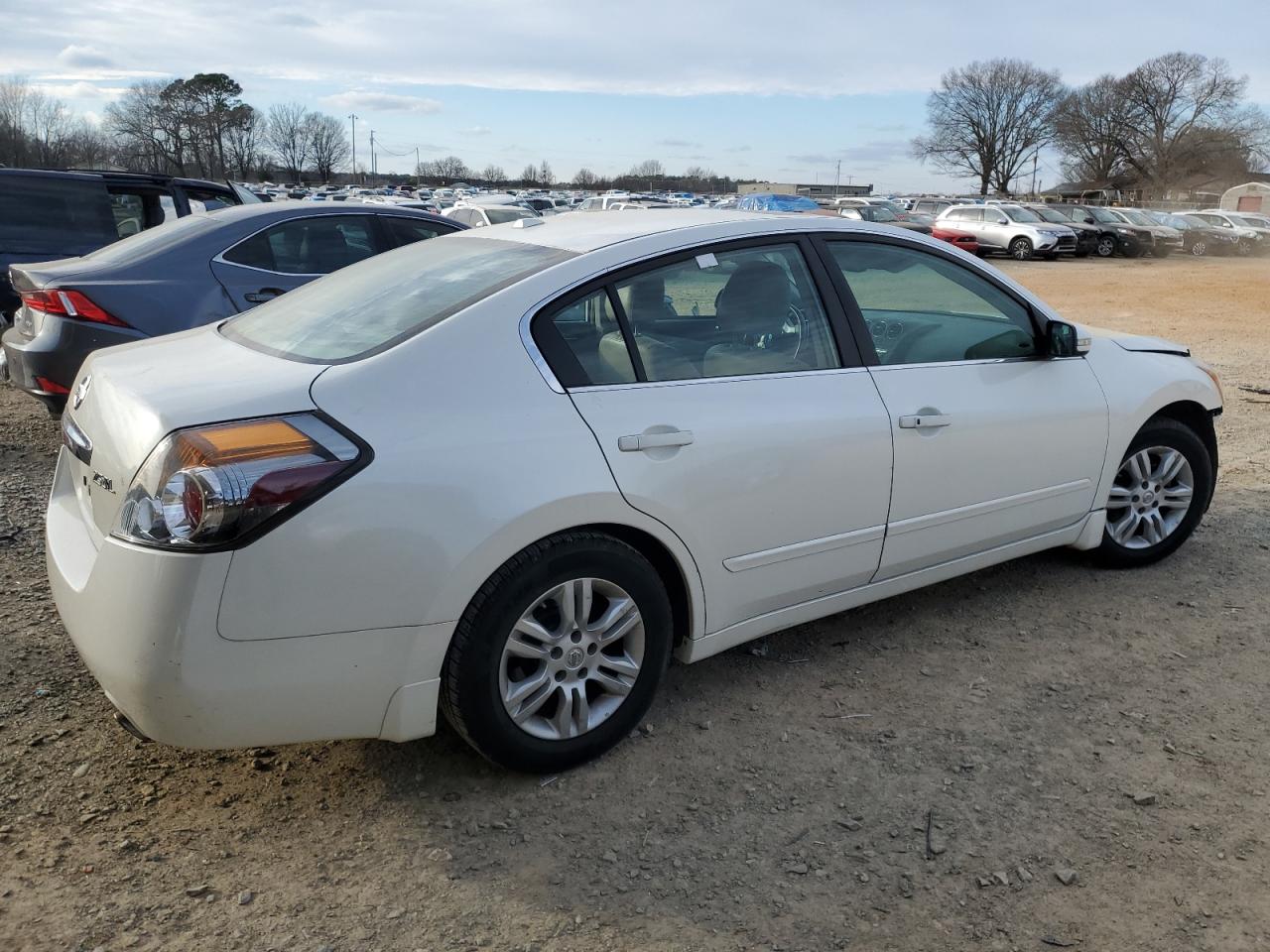 2010 Nissan Altima - Image 3