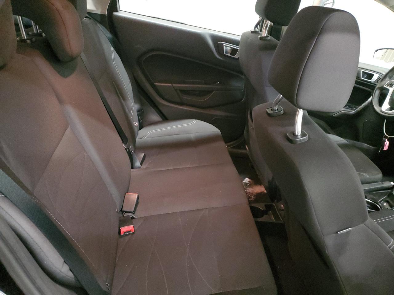 2016 Ford Fiesta - Image 10