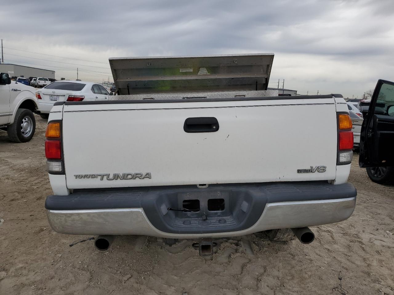 2004 Toyota Tundra - Image 6