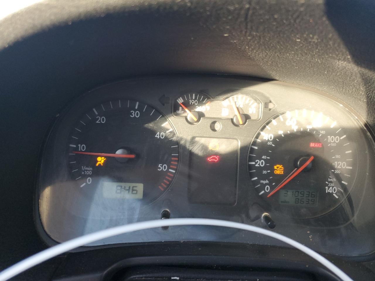 2000 Volkswagen Jetta - Image 9
