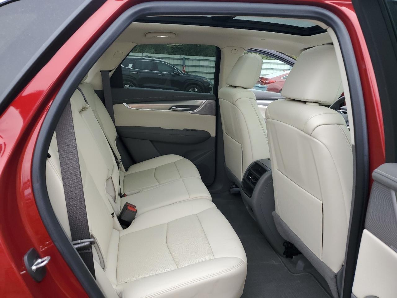 2021 Cadillac XT5 - Image 11