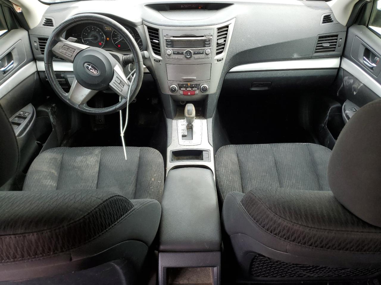 2010 Subaru Outback - Image 8