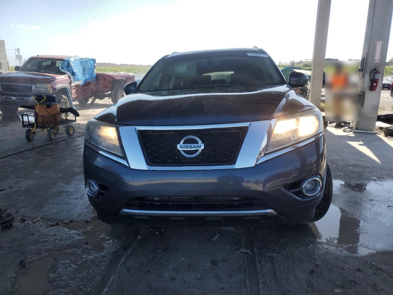 2013 Nissan Pathfinder - Image 5