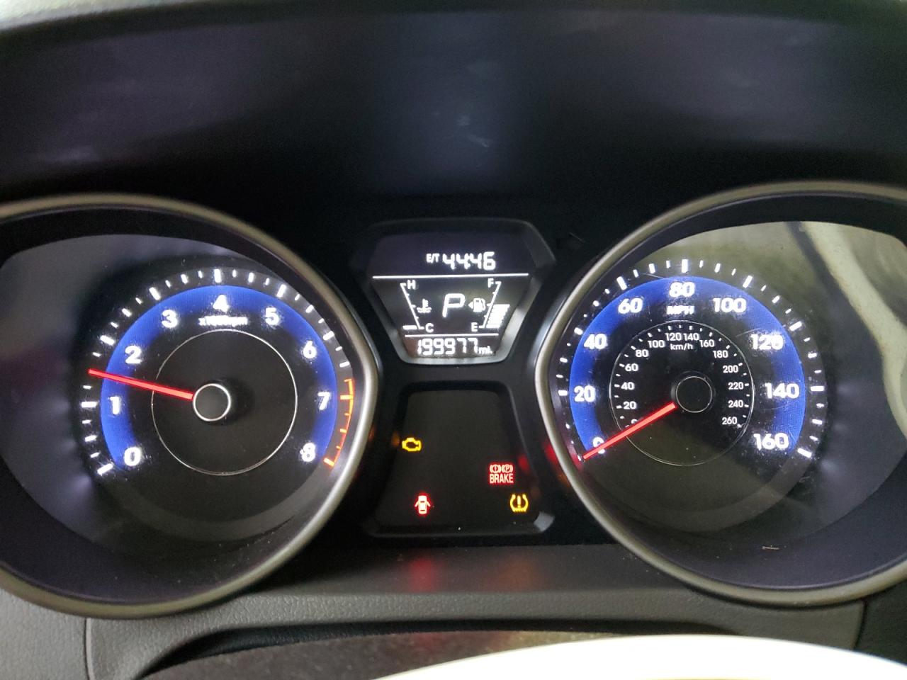 2015 Hyundai Elantra - Image 9