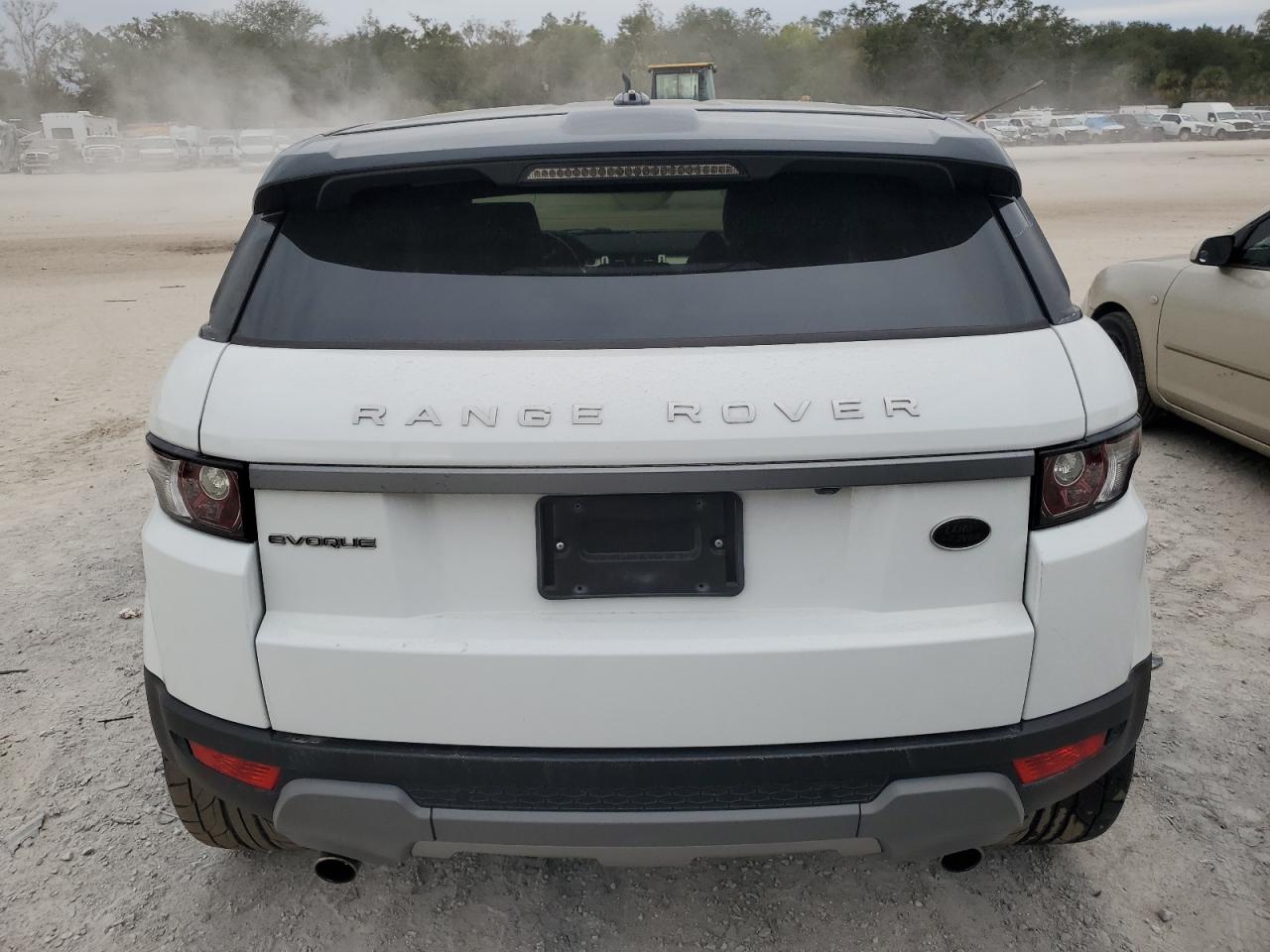 2015 Land Rover Range Rover - Image 6