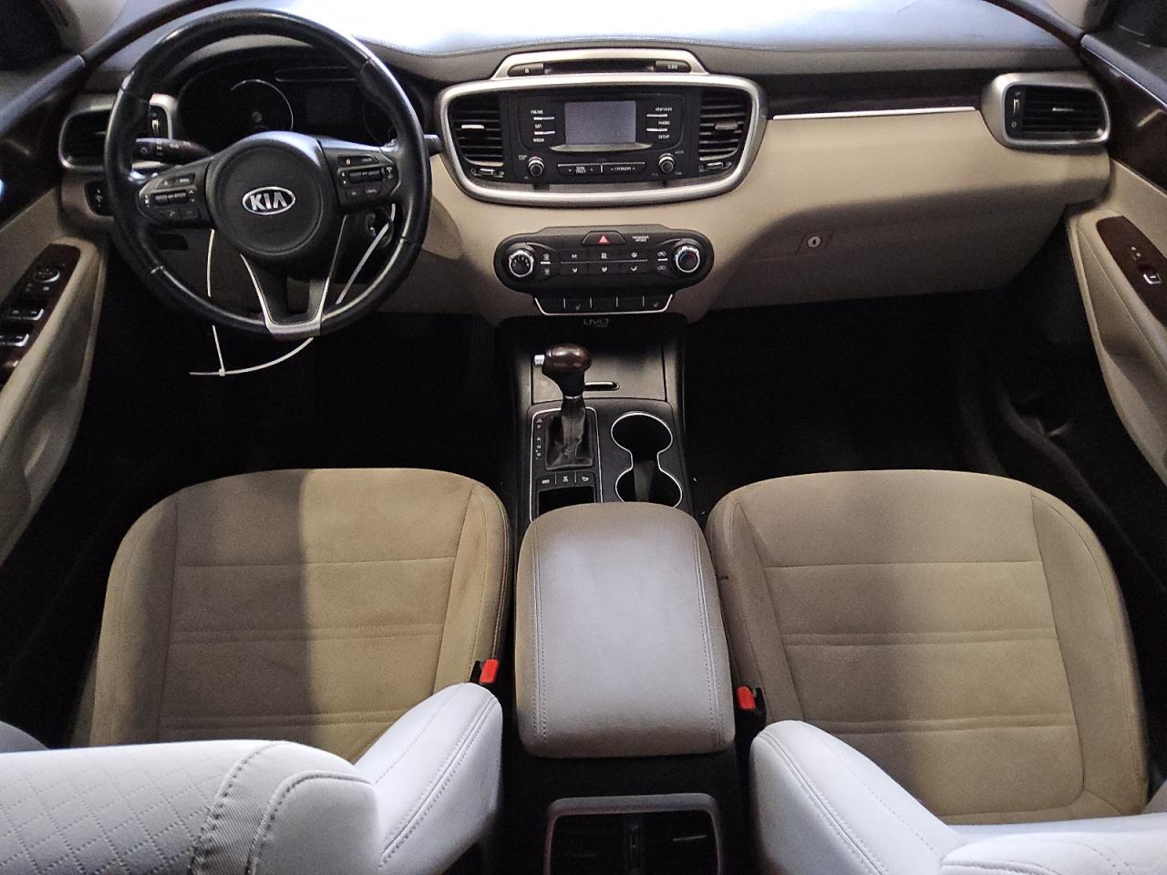 2016 Kia Sorento - Image 8