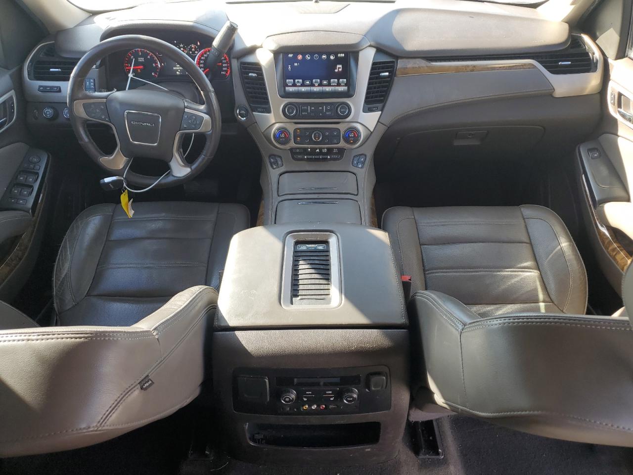 2016 GMC Yukon - Image 8
