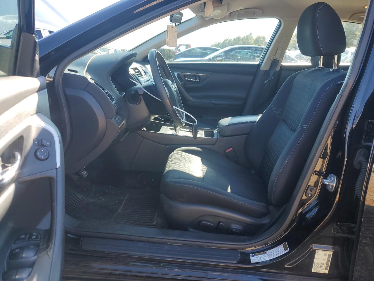 2017 Nissan Altima - Image 7