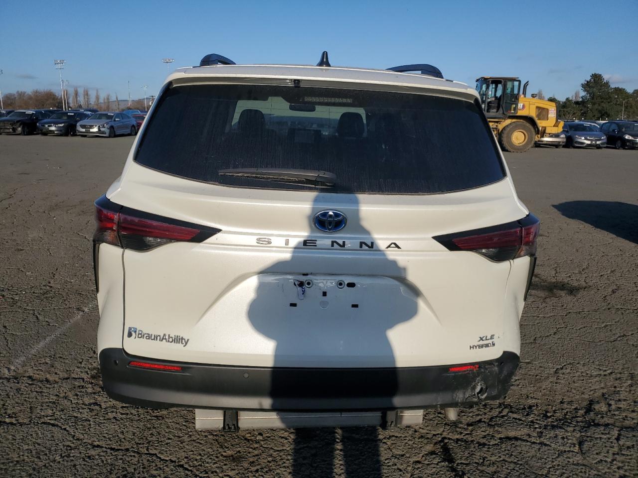 2021 Toyota Sienna - Image 6
