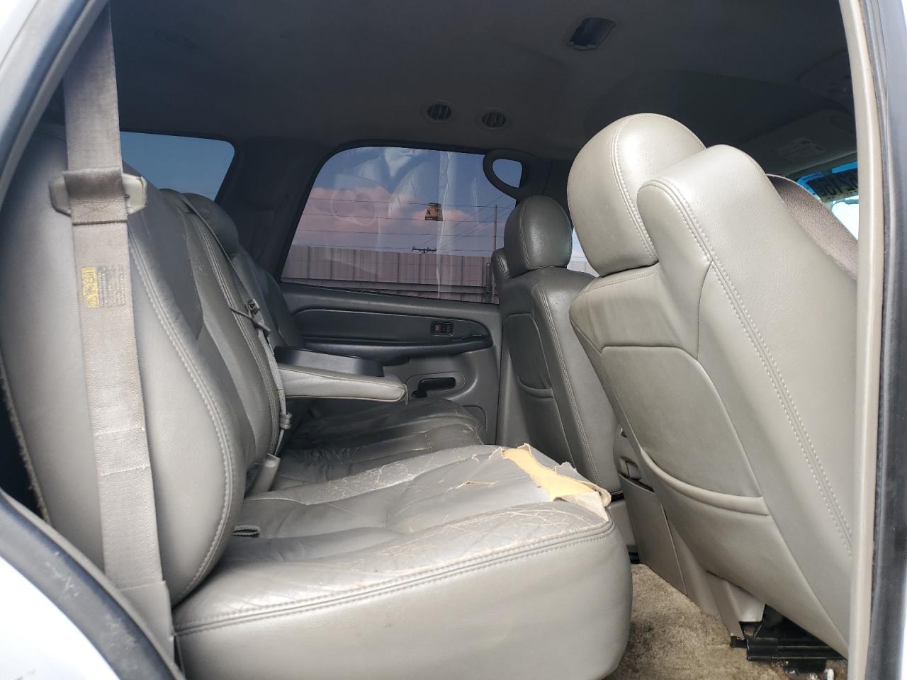 2003 GMC Yukon - Image 11
