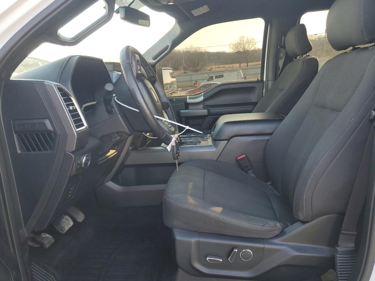 2016 Ford F-150 - Image 7