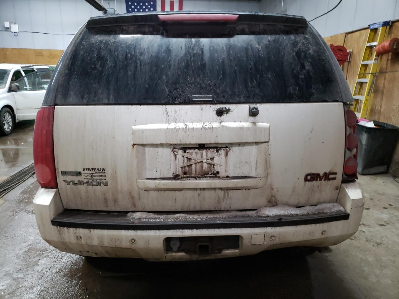 2012 GMC Yukon - Image 6