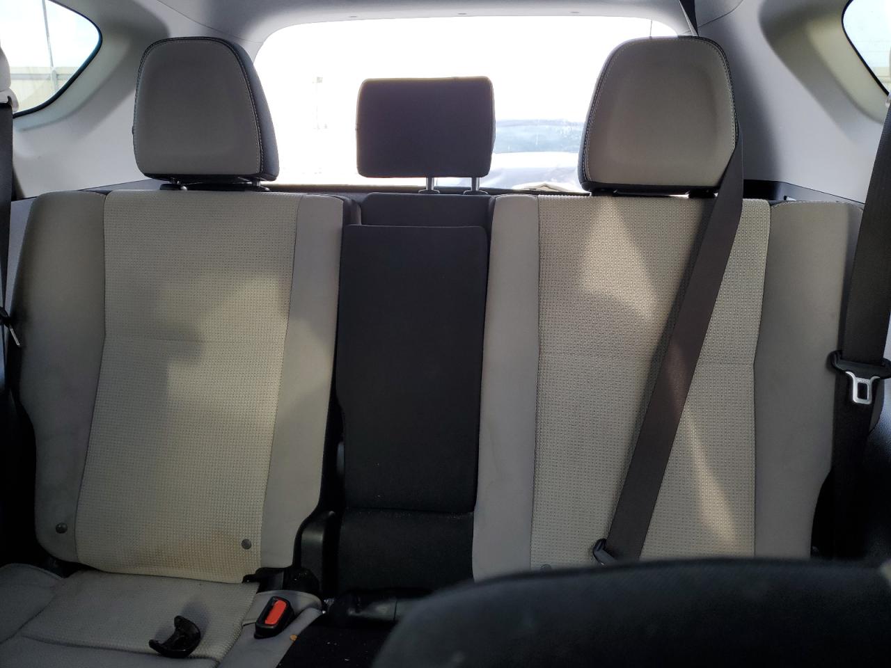 2017 Toyota RAV 4 - Image 10