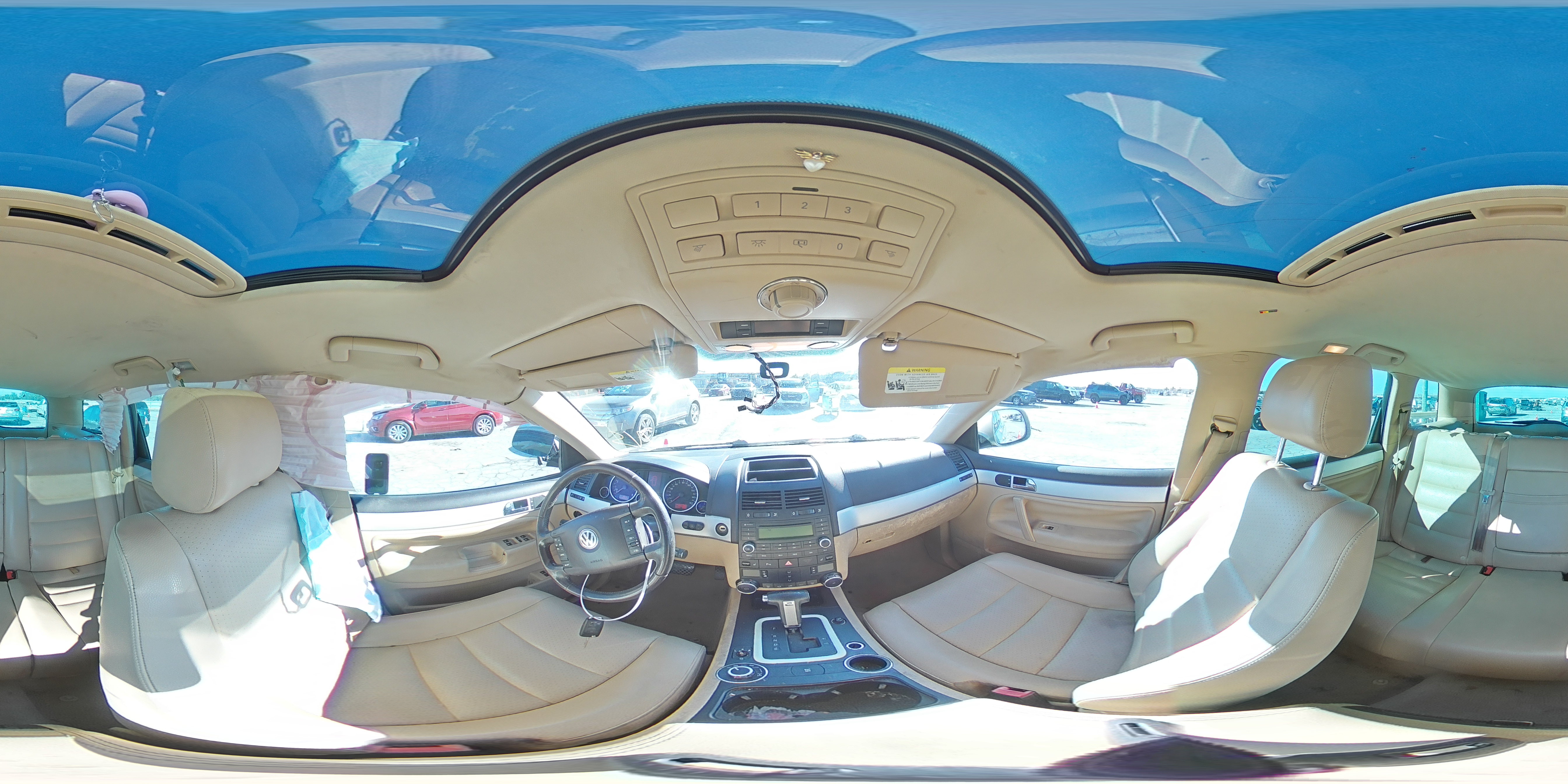 2009 Volkswagen Touareg - Image 14