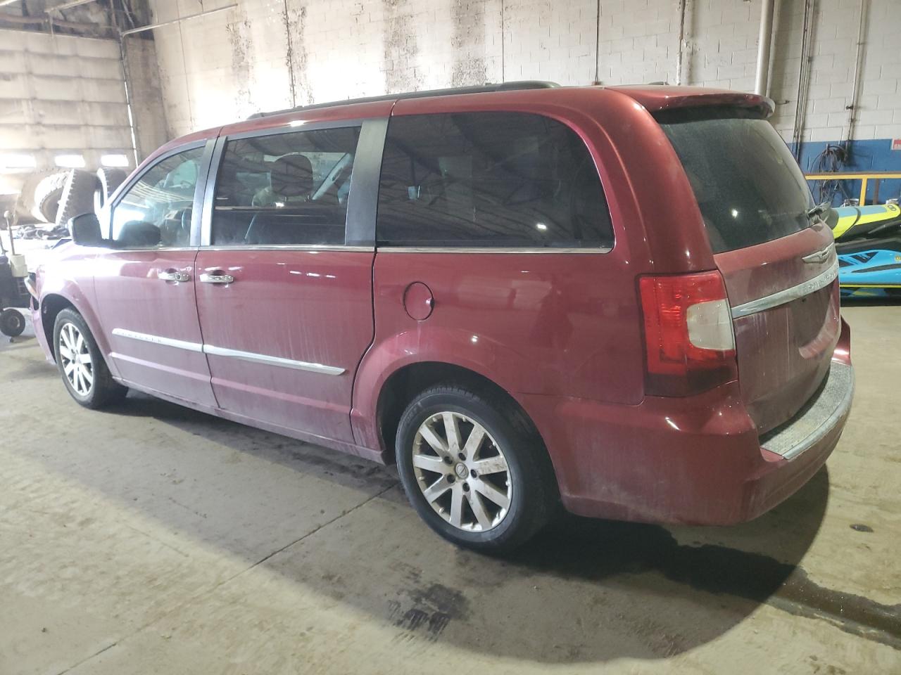 2015 Chrysler Town & Country - Image 2