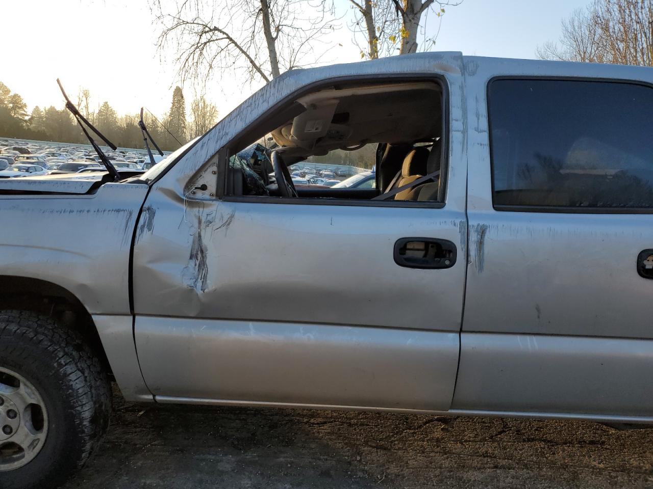 2004 Chevrolet Avalanche - Image 7