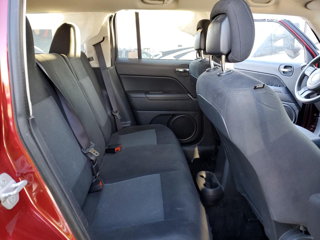 2015 Jeep Liberty (Patriot) - Image 11