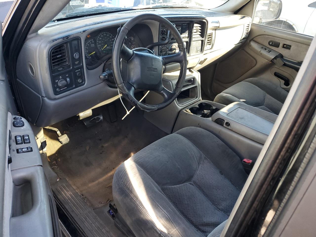 2002 GMC Sierra - Image 8