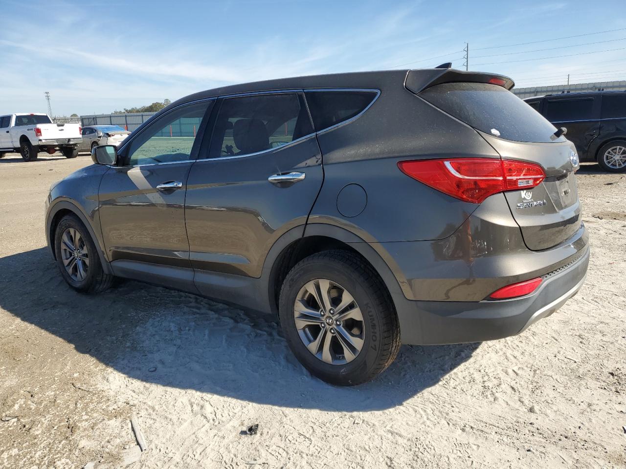2014 Hyundai Santa Fe - Image 2